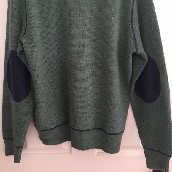 3 button sweater - Picture 4 of 4